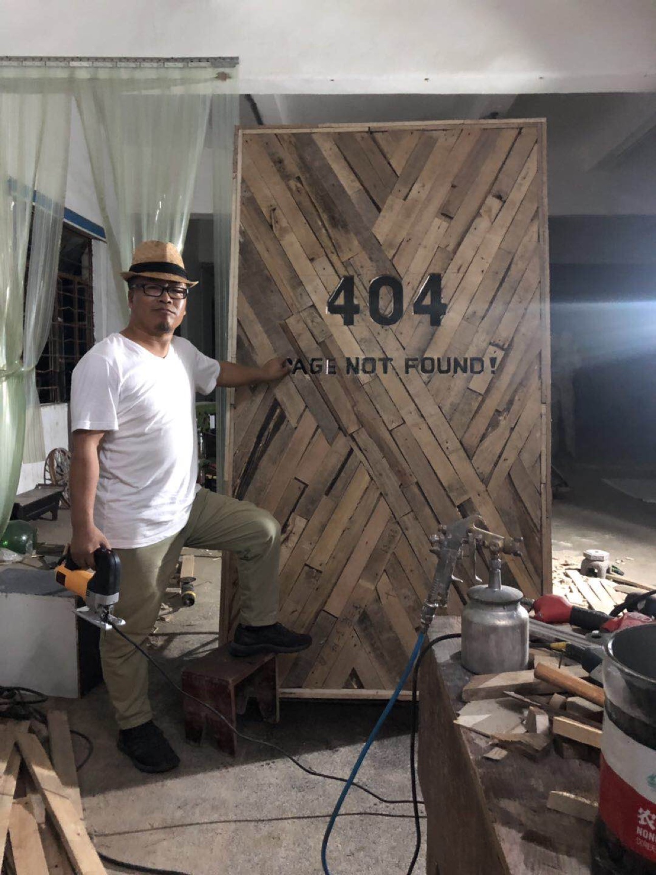 404 artwork, view 4 of 5