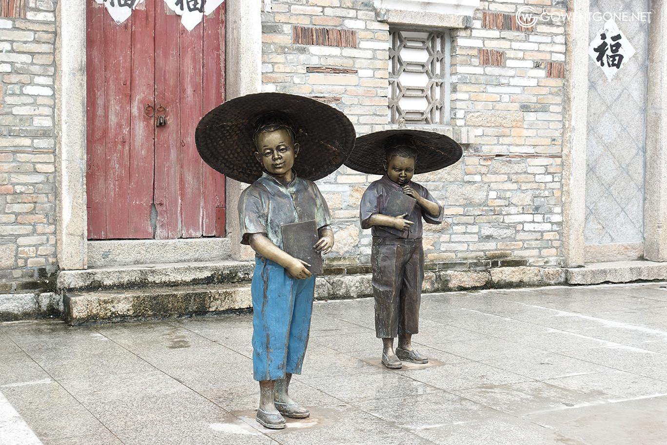 Situational Sculpture – First Day of School