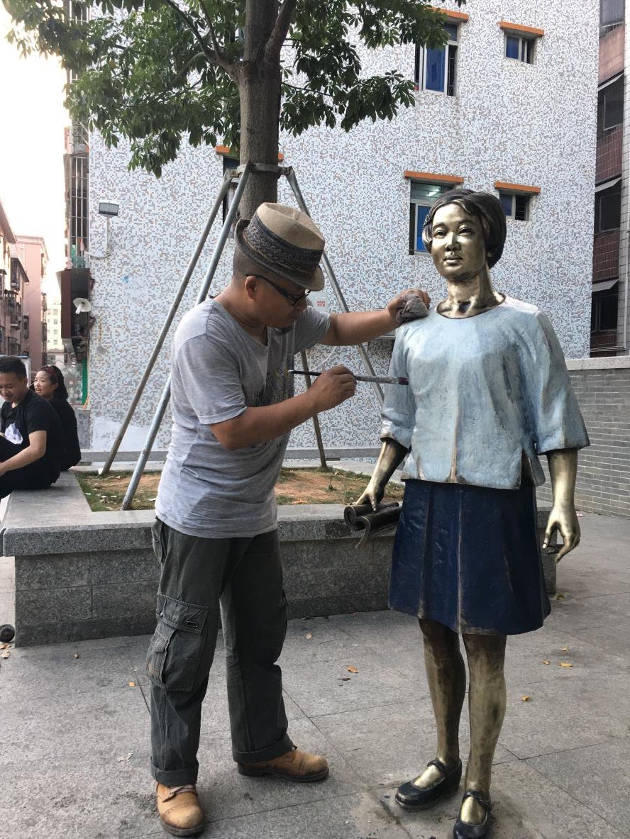 Situational Sculpture – Girls' School Students